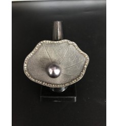 Shell pearl ring 